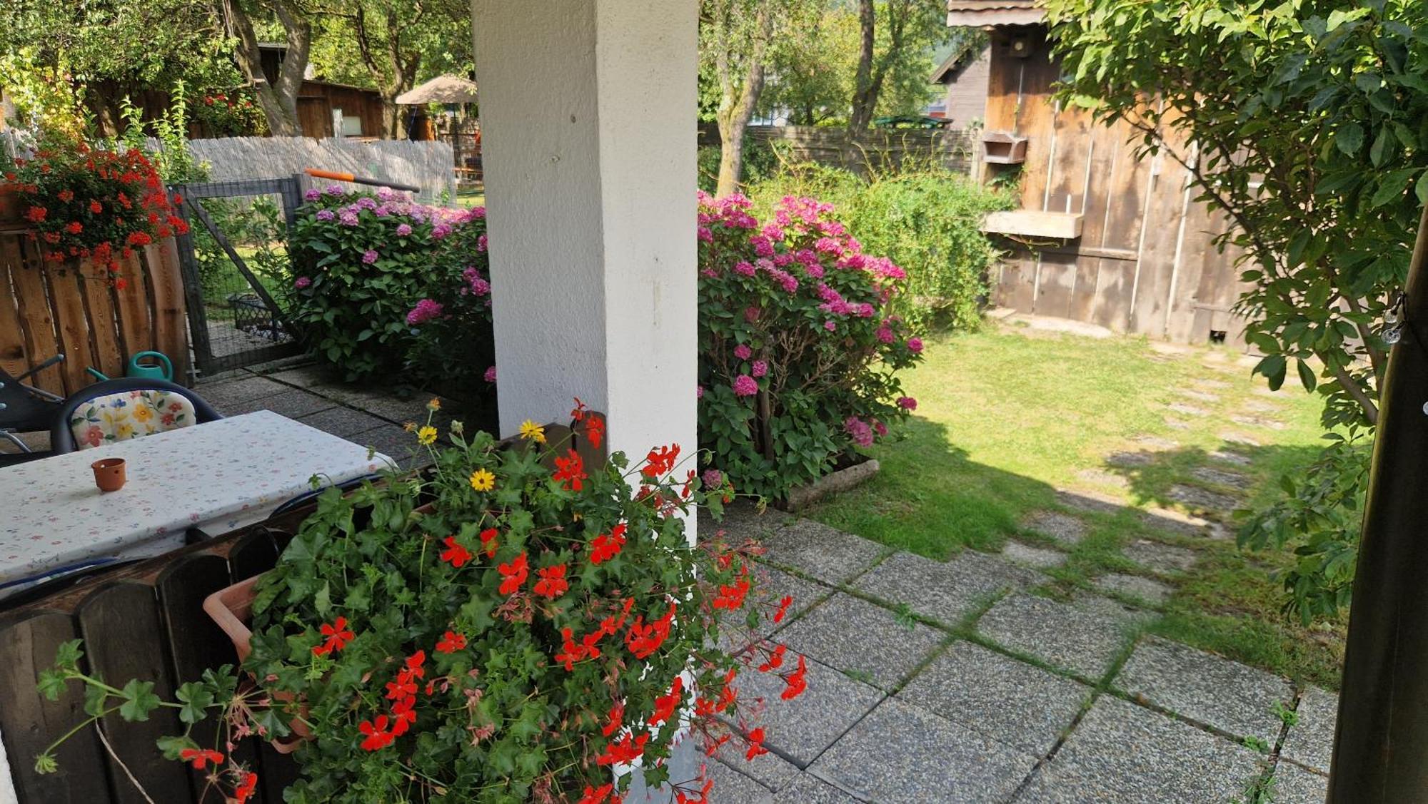 Leo-Hof Apartment Hirschwang Bagian luar foto
